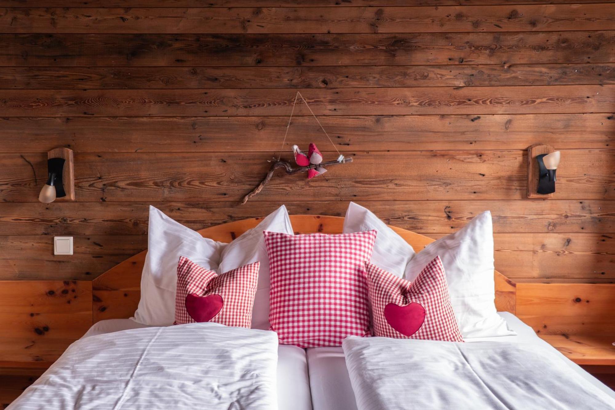 St Martin Chalets 圣迈克尔隆高 外观 照片